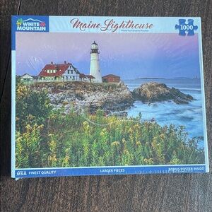 NWT White Mountain Coastal Lighthouse 1000 piece Puzzle
